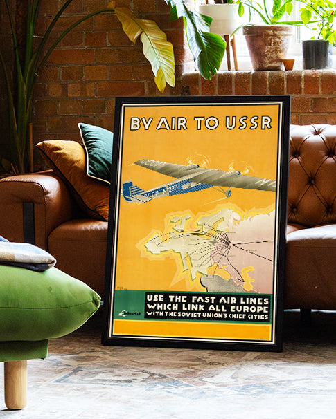 Historisches Flugreise Poster – By Air to USSR 1934 Poster – FineArt Wandbild, moderne Kunst & Fine Art Print von Spawnd, handgefertigt & Made in Germany