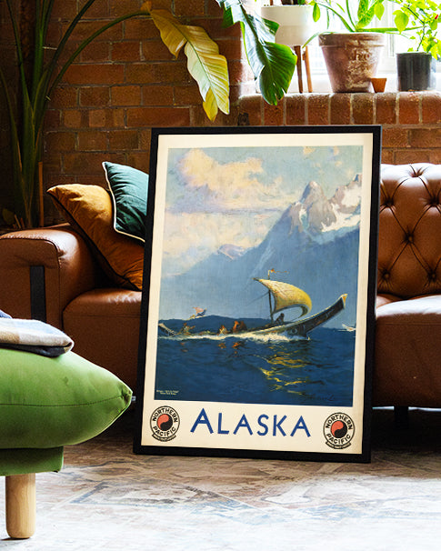 Vintage Alaska Segelboot Poster – Northern Pacific Alaska Poster – FineArt Wandbild, moderne Kunst & Fine Art Print von Spawnd, handgefertigt & Made in Germany
