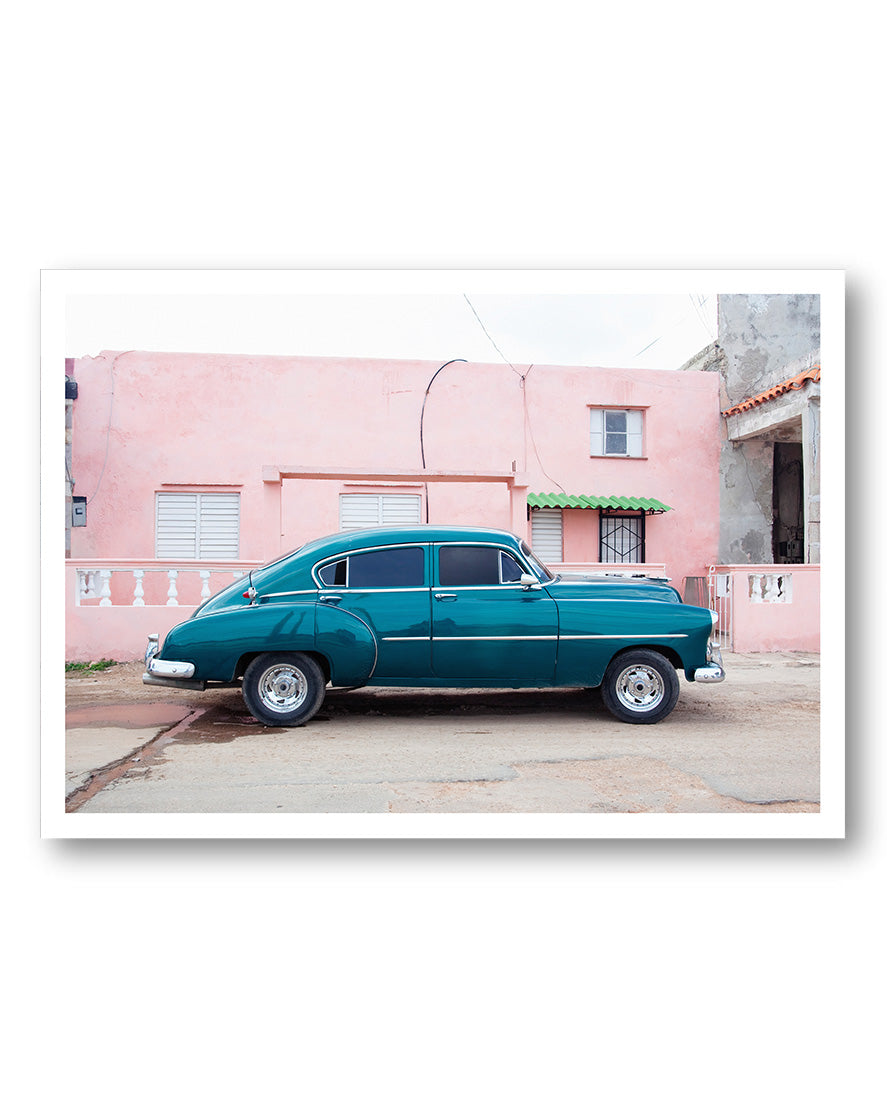 Car in Havanna Poster – FineArt Wandbild, moderne Kunst & Fine Art Print von Spawnd, handgefertigt & Made in Germany