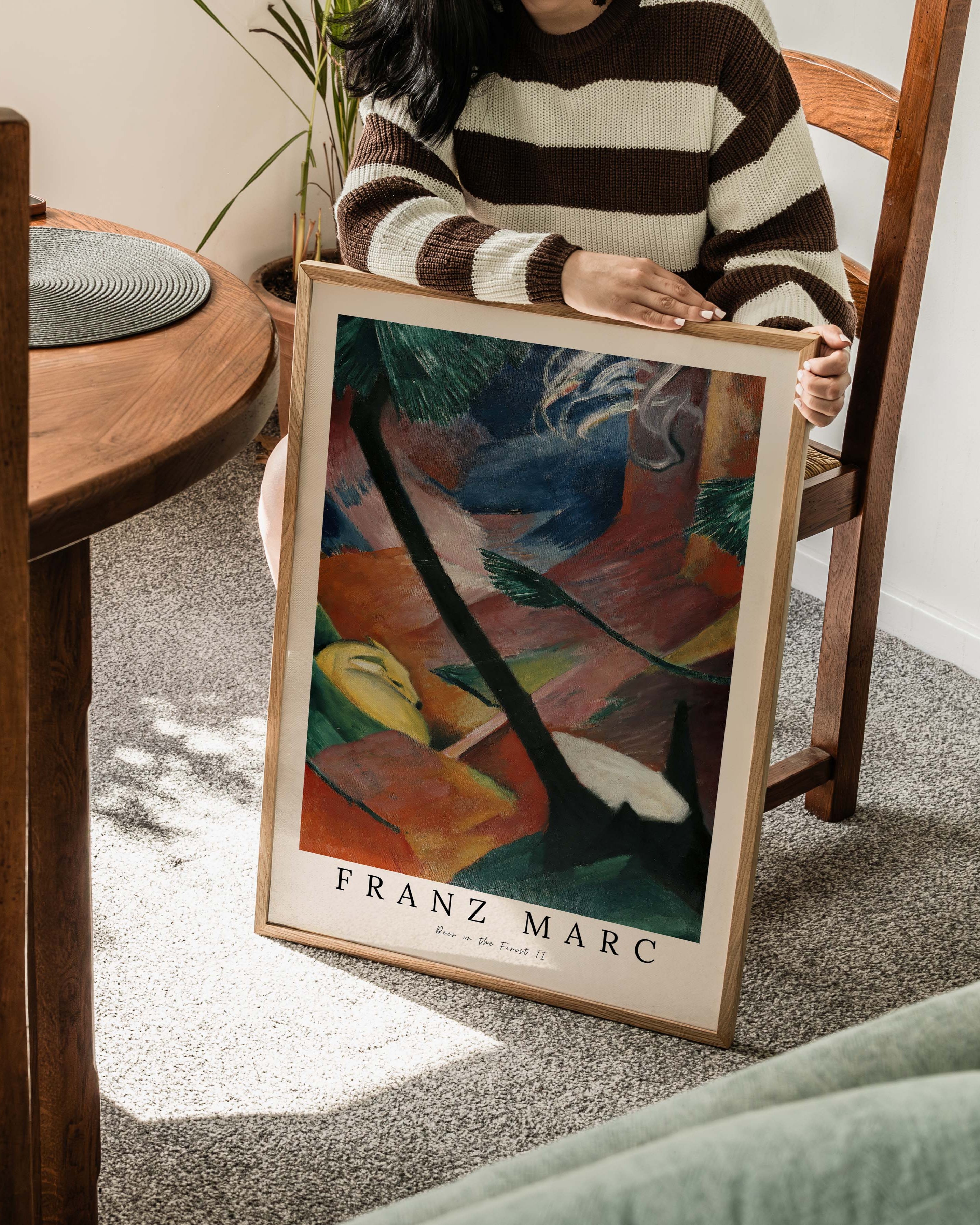 Deer in the Forest II Poster – FineArt Wandbild, moderne Kunst & Fine Art Print von Spawnd, handgefertigt & Made in Germany