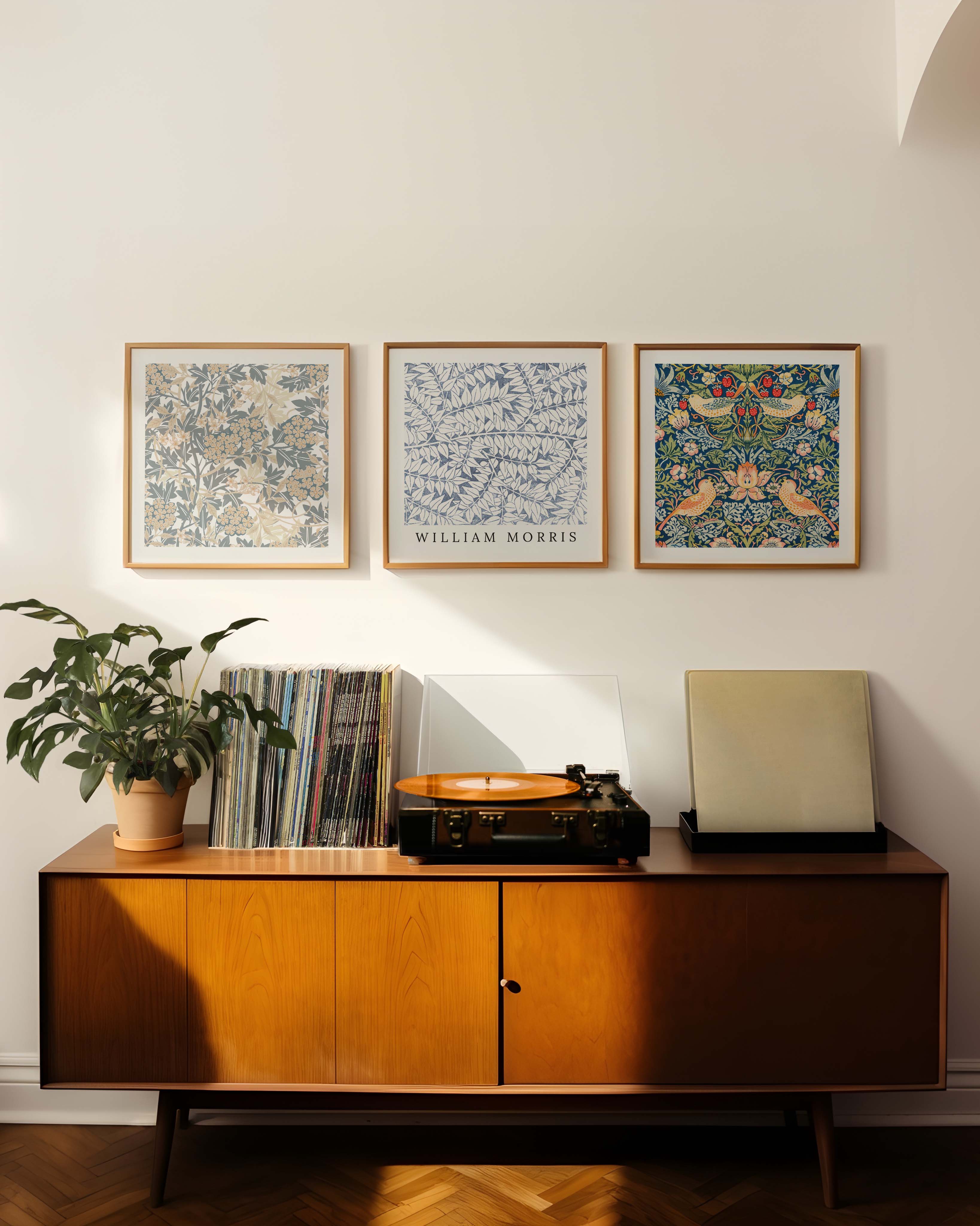 Dusky Meadow Poster – FineArt Wandbild, moderne Kunst & Fine Art Print von Spawnd, handgefertigt & Made in Germany