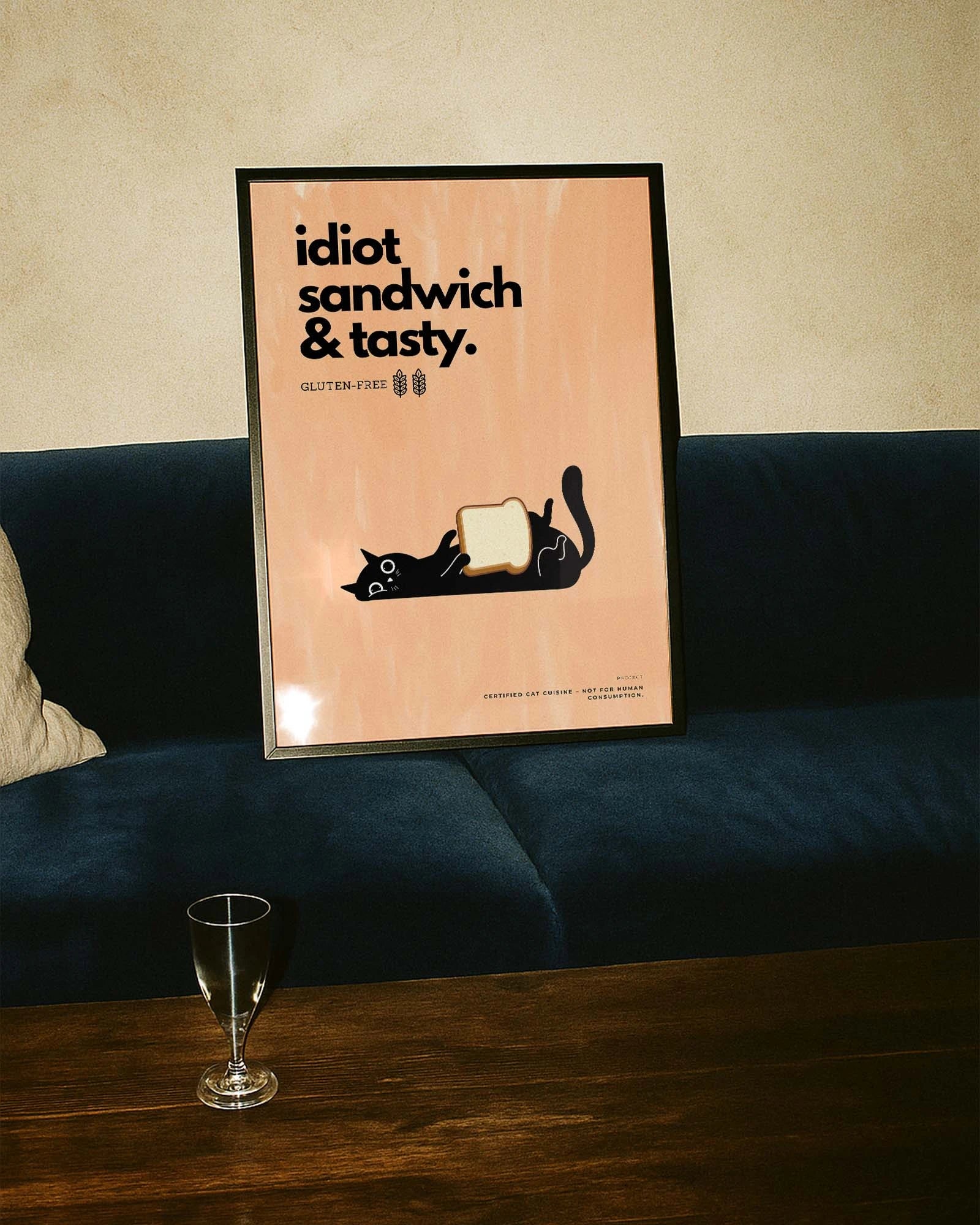 Idiot Sandwich Poster – FineArt Wandbild, moderne Kunst & Fine Art Print von Spawnd, handgefertigt & Made in Germany