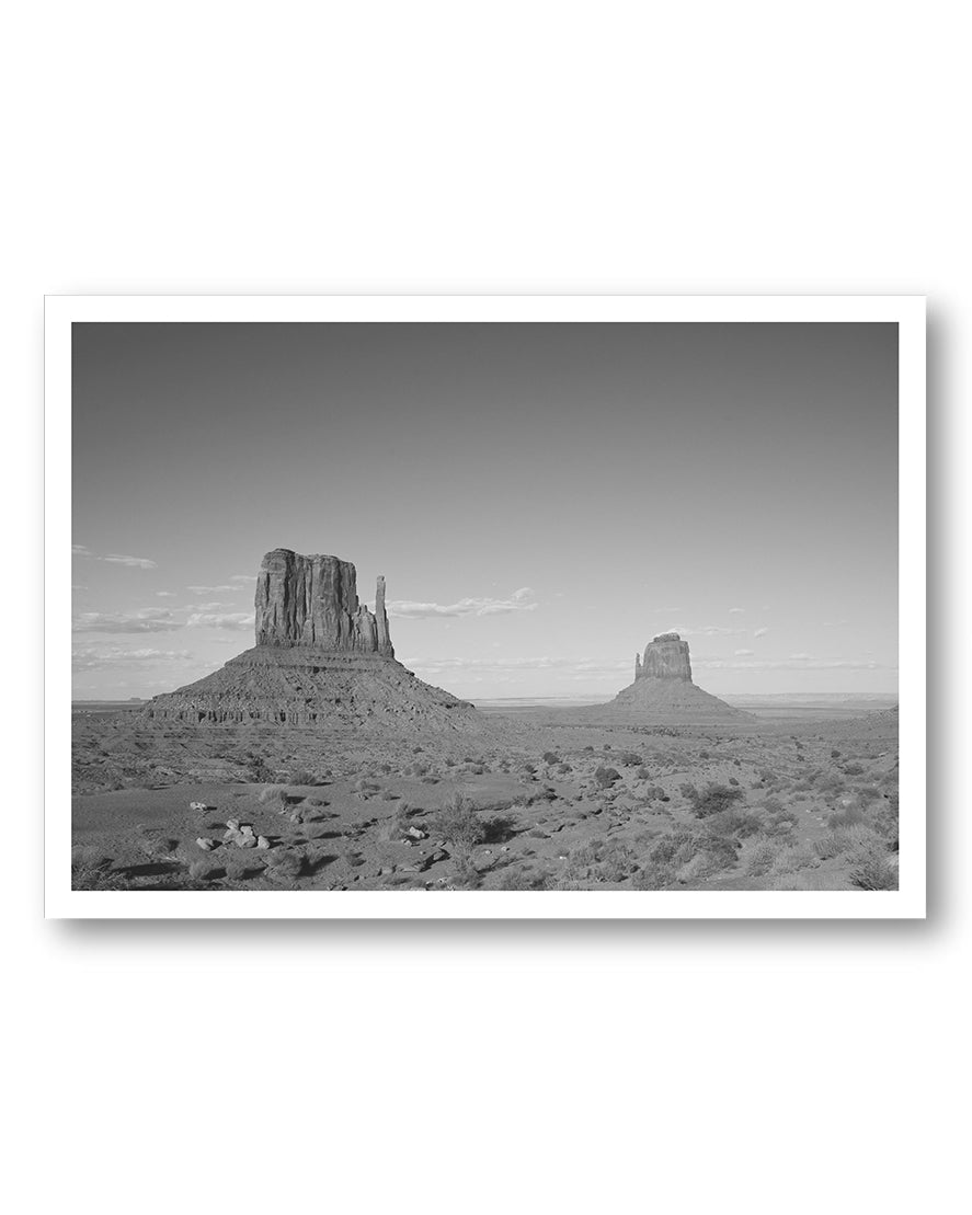 Monument Valley Poster – FineArt Wandbild, moderne Kunst & Fine Art Print von Spawnd, handgefertigt & Made in Germany