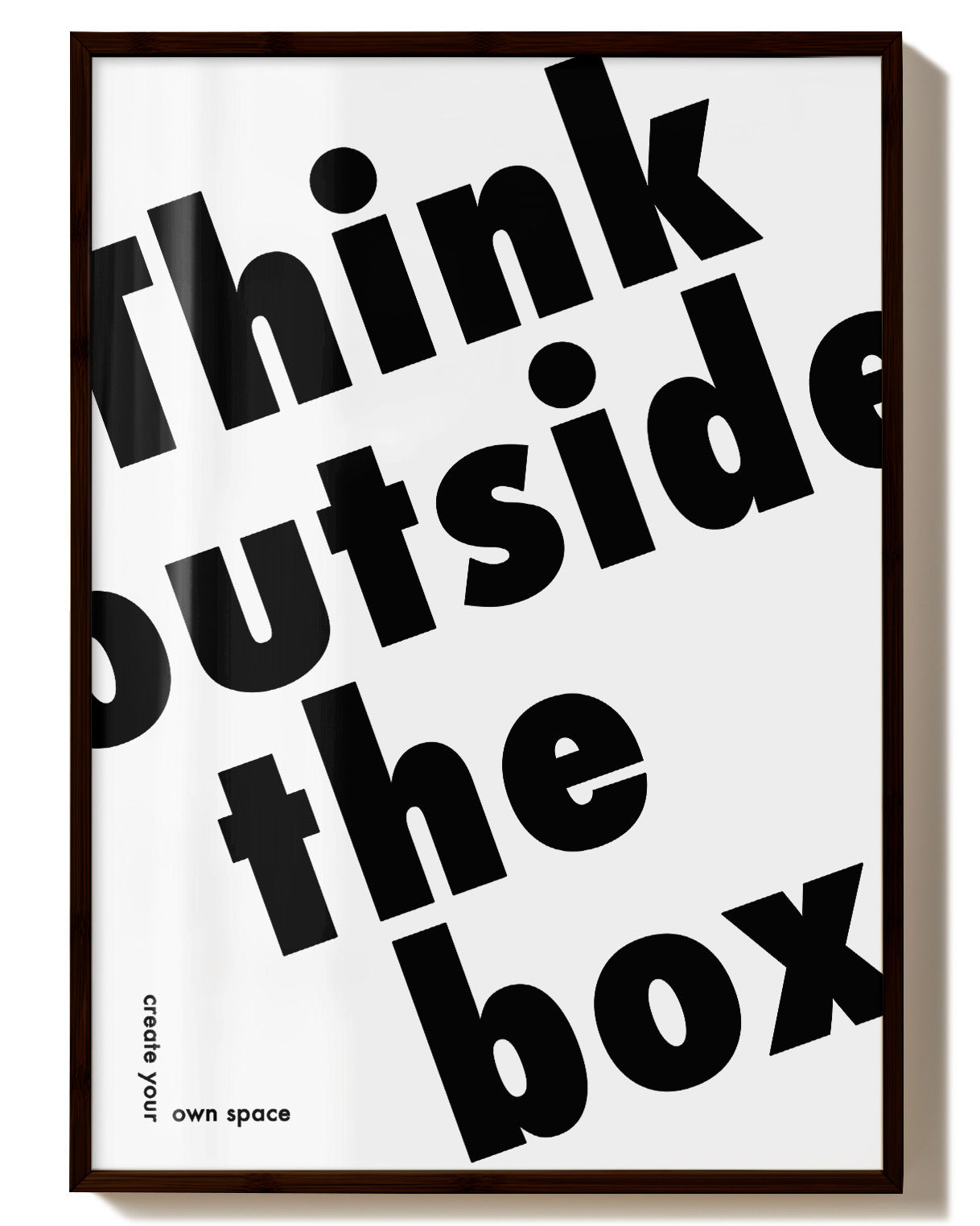Outside the Box | Typografie Poster – Spawnd® in dunklem Holzrahmen mit modernem Statement-Design für kreative Wohnräume.
