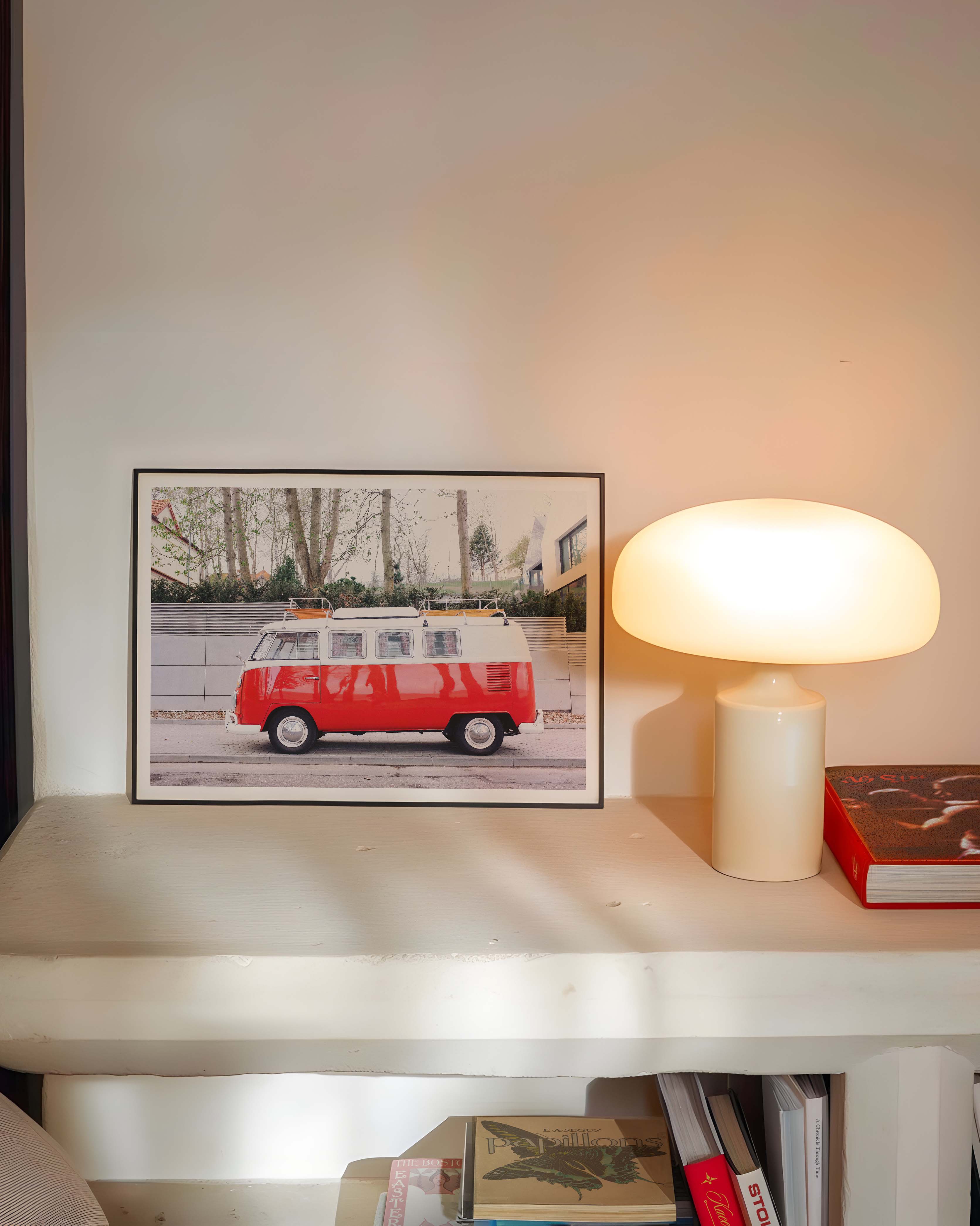 Red Van Poster – FineArt Wandbild, moderne Kunst & Fine Art Print von Spawnd, handgefertigt & Made in Germany