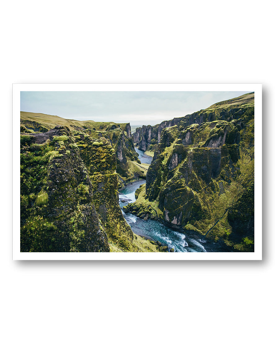 River Poster – FineArt Wandbild, moderne Kunst & Fine Art Print von Spawnd, handgefertigt & Made in Germany
