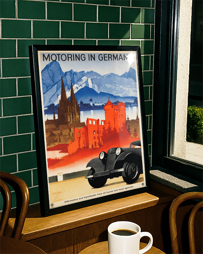 Vintage Deutschland Poster – Motoring in Germany Alpen Poster – FineArt Wandbild, moderne Kunst & Fine Art Print von Spawnd, handgefertigt & Made in Germany