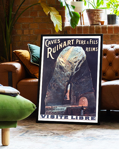 Vintage Champagner Keller Poster – Ruinart Reims Poster – FineArt Wandbild, moderne Kunst & Fine Art Print von Spawnd, handgefertigt & Made in Germany