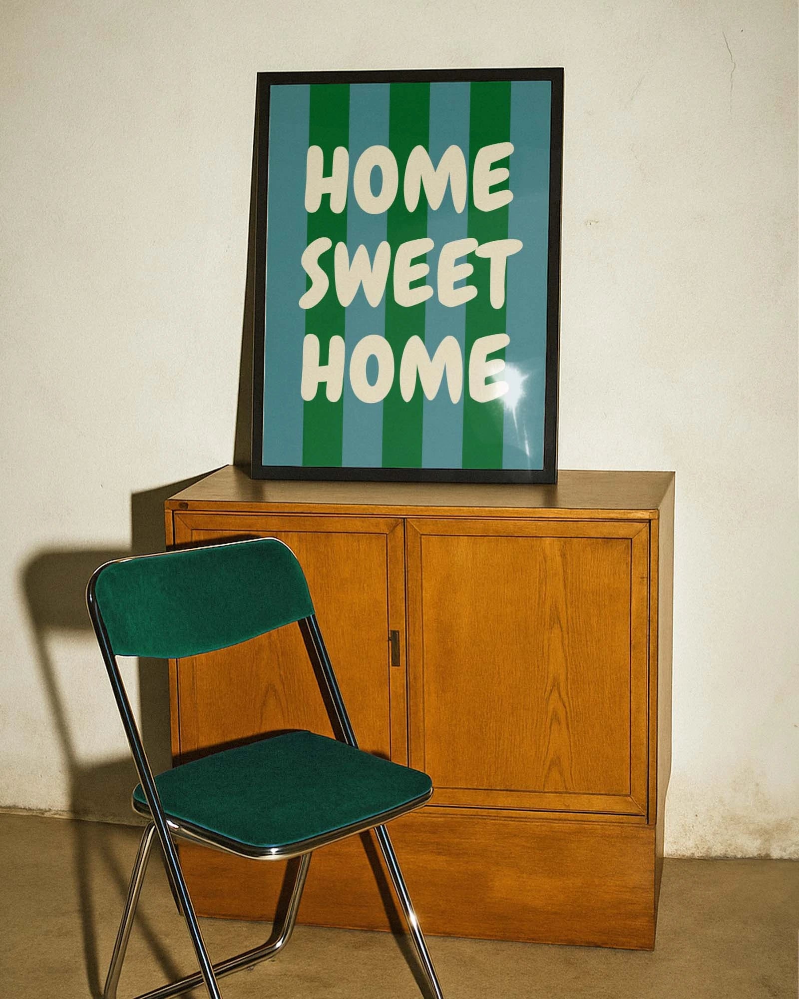 Home Sweet Home Poster – FineArt Wandbild, moderne Kunst & Fine Art Print von Spawnd, handgefertigt & Made in Germany