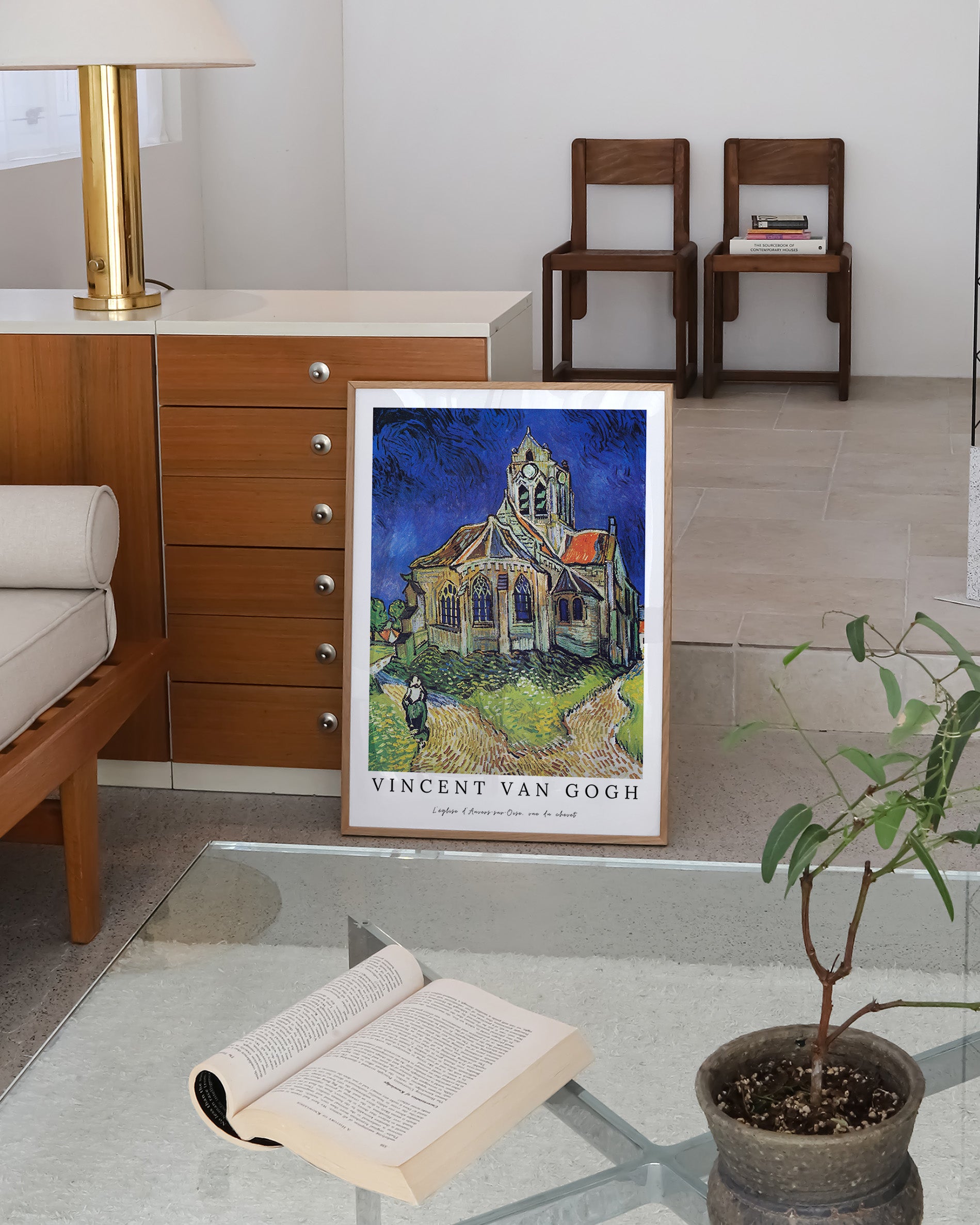 L’église d’Auvers-sur-Oise, vue du chevet Poster – FineArt Wandbild, moderne Kunst & Fine Art Print von Spawnd, handgefertigt & Made in Germany