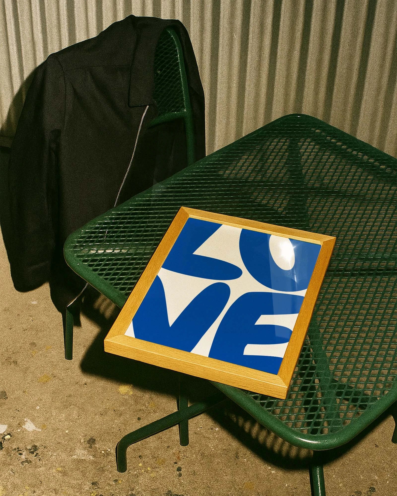 Love Poster – FineArt Wandbild, moderne Kunst & Fine Art Print von Spawnd, handgefertigt & Made in Germany