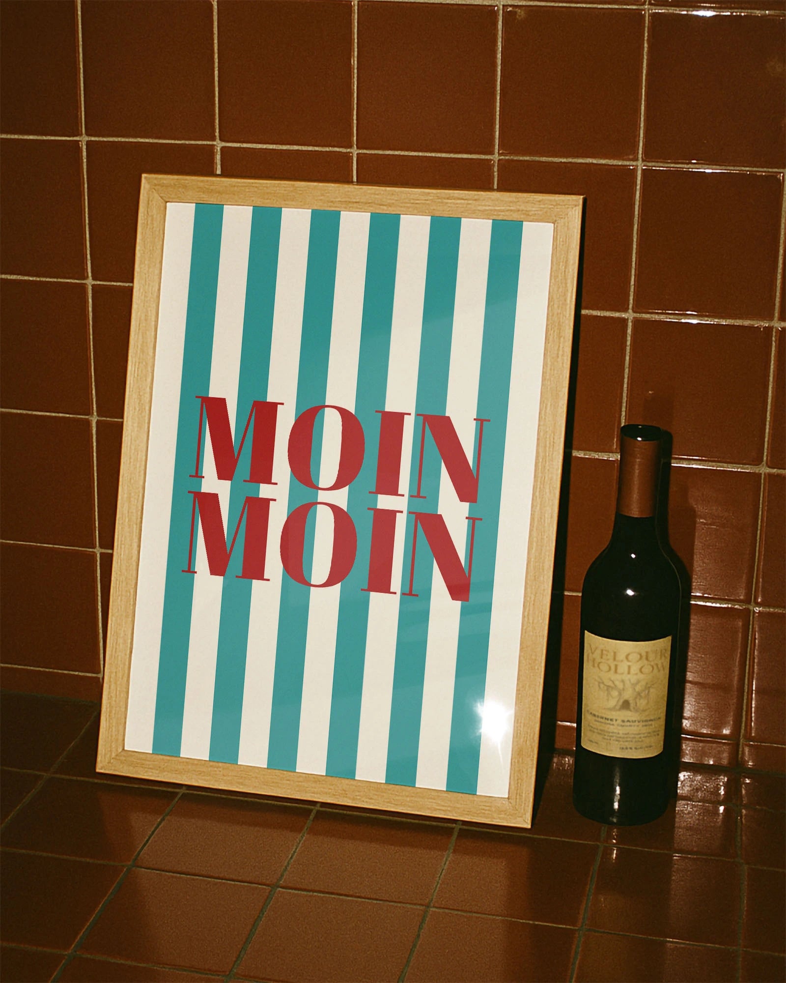 Moin, Moin Poster – FineArt Wandbild, moderne Kunst & Fine Art Print von Spawnd, handgefertigt & Made in Germany