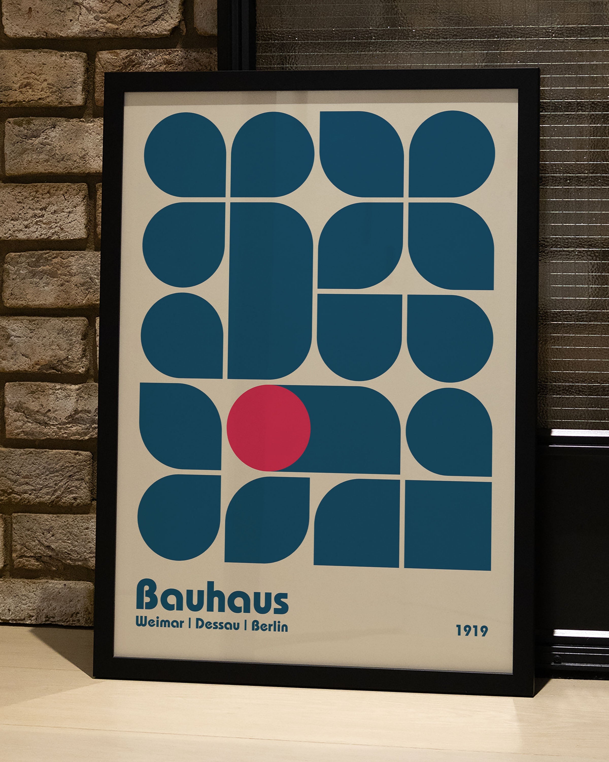 Red Exception Poster – FineArt Wandbild, moderne Kunst & Fine Art Print von Spawnd, handgefertigt & Made in Germany