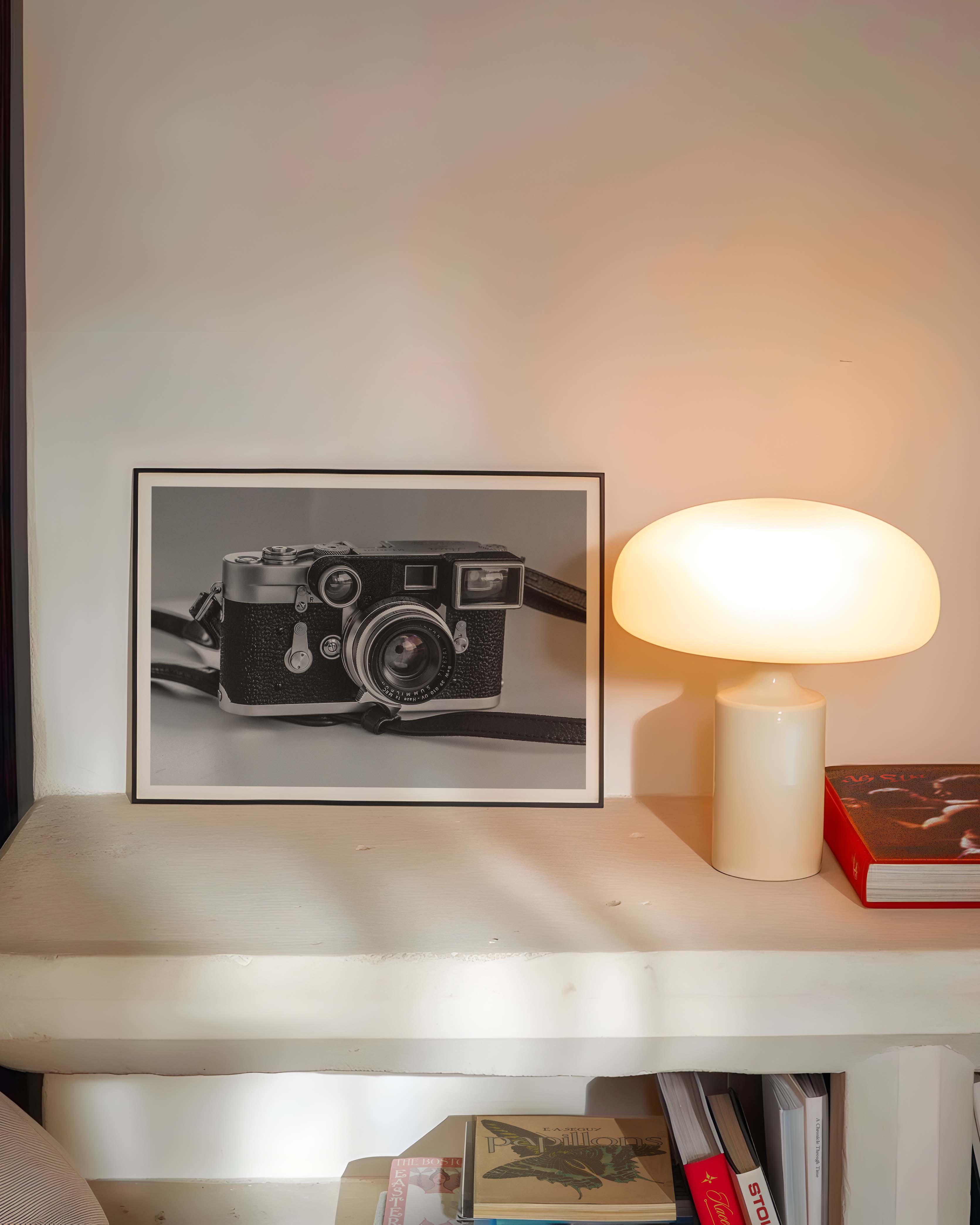 Retro camera Poster – FineArt Wandbild, moderne Kunst & Fine Art Print von Spawnd, handgefertigt & Made in Germany