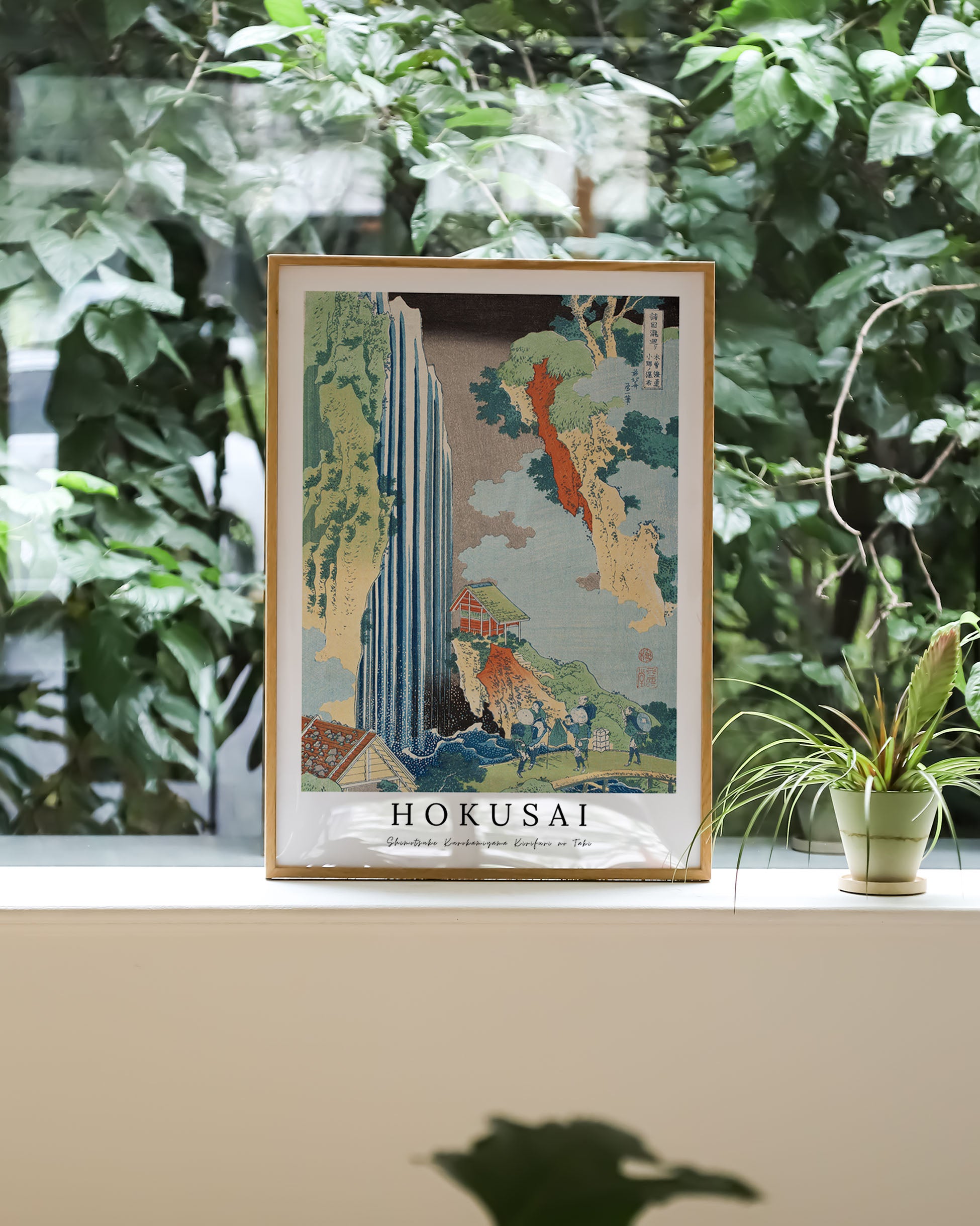 Shimotsuke Kurokamiyama Kirifuri no Taki V2 Poster – FineArt Wandbild, moderne Kunst & Fine Art Print von Spawnd, handgefertigt & Made in Germany