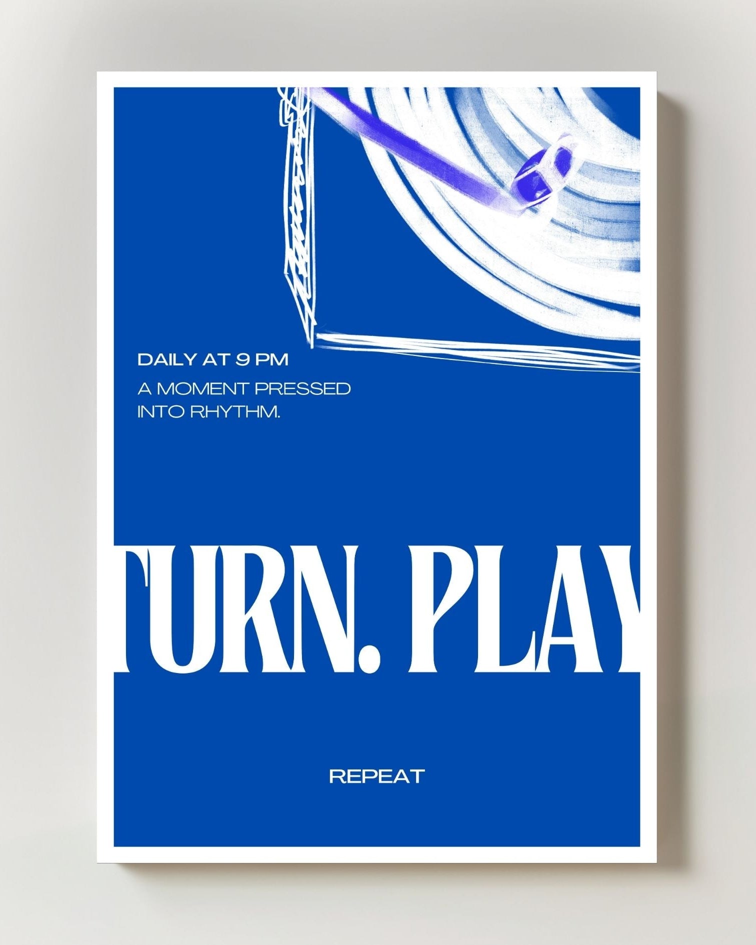 Turn Play Poster – FineArt Wandbild, moderne Kunst & Fine Art Print von Spawnd, handgefertigt & Made in Germany