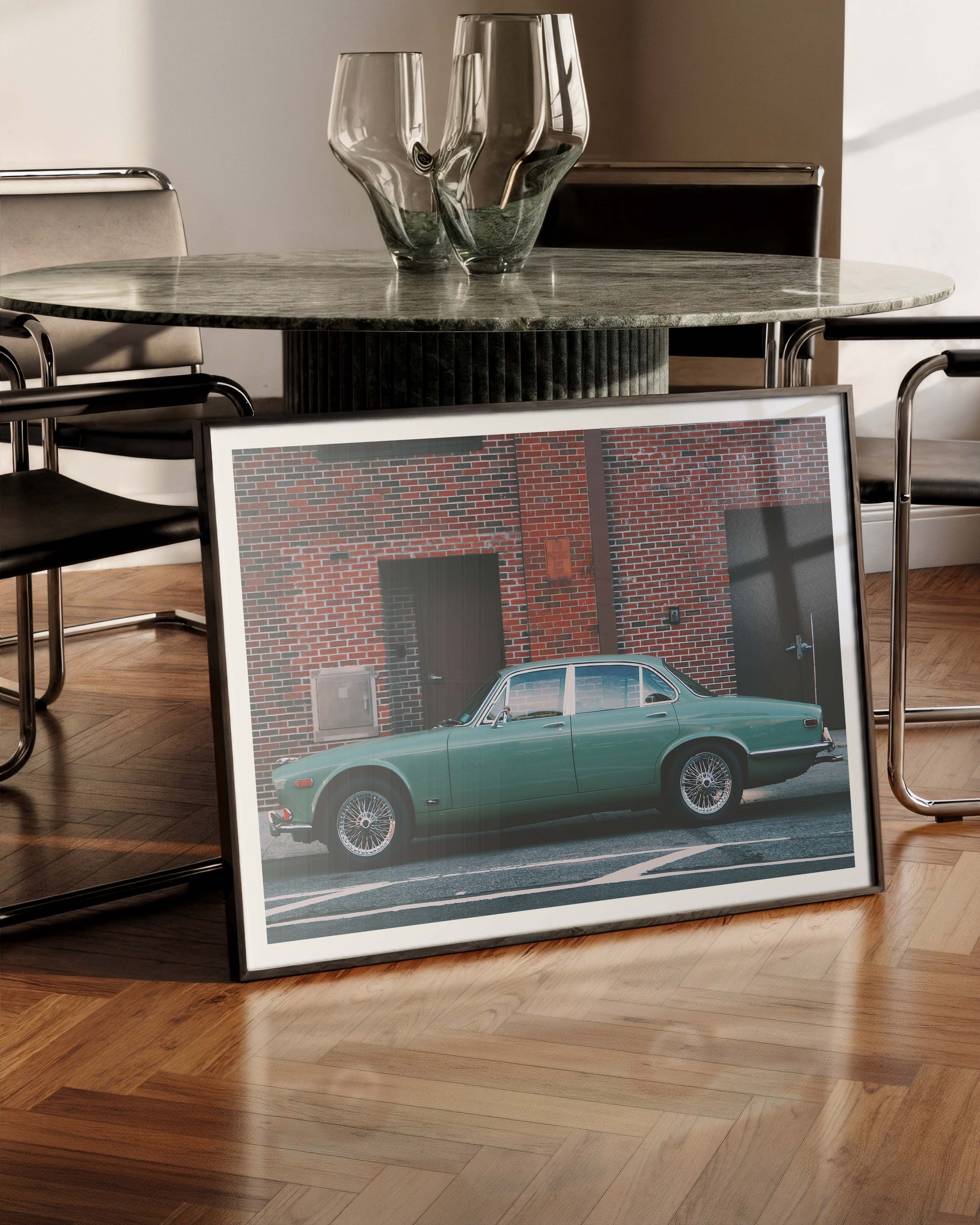 Vintage car Poster – FineArt Wandbild, moderne Kunst & Fine Art Print von Spawnd, handgefertigt & Made in Germany